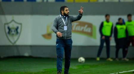 Rəşad Sadıqov meydançaların vəziyyətindən narazıdır: “Bu, komandalara ciddi təsir göstərəcək”