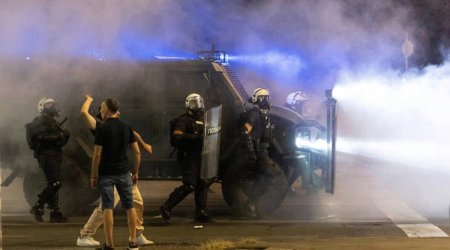 Serbiyada iğtişaşlar: Xeyli sayda insan saxlanıldı