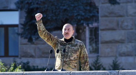 İlham Əliyev: “Azərbaycan Ordusu özünü paradlarda deyil, döyüş meydanında nümayiş etdirdi” – VİDEO