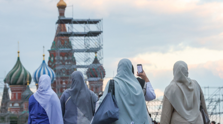 Rusiyada məktəblərdə niqab və hicab taxmağı qadağan etmək TƏKLİF OLUNDU