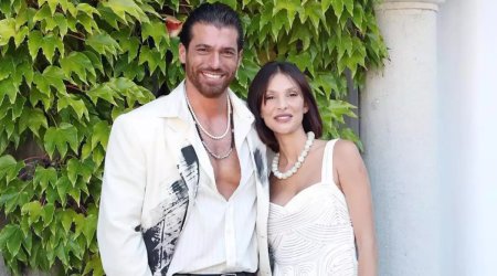 Can Yaman sevgilisi ilə qırmızı xalıda – FOTO
