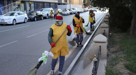 Bakıda süpürgəçilər arasında DAVA: Kişi qadını döydü