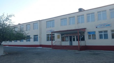 Məktəbdəki bıçaqlanma ilə bağlı RƏSMİ AÇIQLAMA - "Aralarında problem olmayıb"