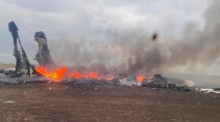 Krımda Rusiyanın iki An-26 sərnişin təyyarəsi yandırıldı - VİDEO