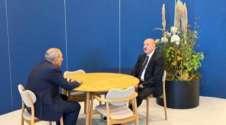 İlham Əliyev Paşinyanla görüşdü – FOTO/VİDEO