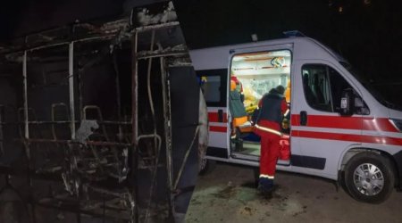 Rusiya Ukraynada mikroavtobusu dronla belə vurdu: 10 yaralı var - ANBAAN VİDEO