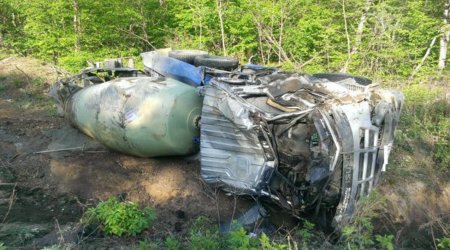 Ağdərədə betonqarışdıran maşın dərəyə aşdı – SÜRÜCÜ ÖLDÜ - FOTO