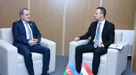 Ceyhun Bayramov Peter Siyarto ilə görüşdü – FOTO