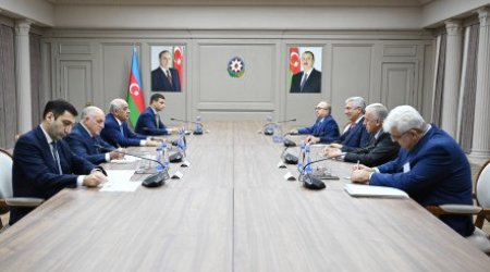 Baş nazir Əli Əsədov İstanbul Sənaye Palatası İdarə Heyətinin sədri ilə görüşüb