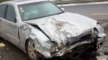 Salyanda AĞIR QƏZA: Sükan arxasında yuxulayan sürücü həyatını itirdi