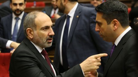 Parlamentə gələn Paşinyan Alen Simonyanı danladı – ANBAAN VİDEO