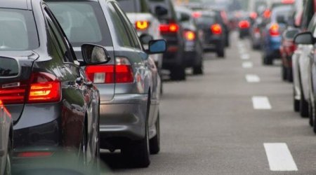 Sürücülərin DİQQƏTİNƏ: Paytaxt yollarında tıxac var