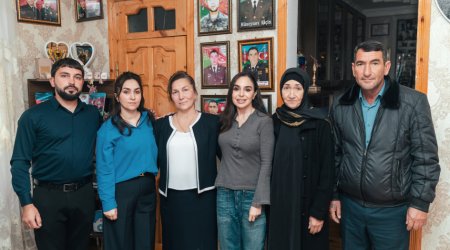 Leyla Əliyeva Mingəçevirdə şəhid ailəsini ziyarət etdi – FOTO