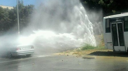 Nizami rayonunda su borusu partladı - VİDEO