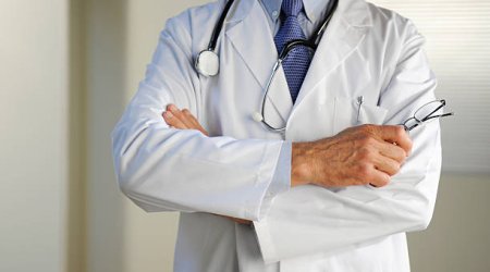 Bakıda hospitalın vəzifəli şəxsləri həkimin pulunu OĞURLADILAR