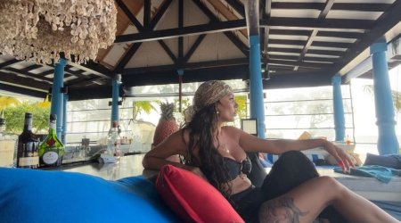 Renka Maldivdə belə dincəlir – FOTO