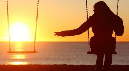 Tək yaşamaq TRENDİ – İnsanlar münasibətdən niyə QAÇIRLAR?