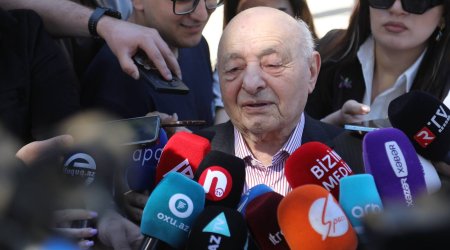 Ömər Eldarov: "Anarın heykəlini hazırlayıram, özü müraciət etdi"