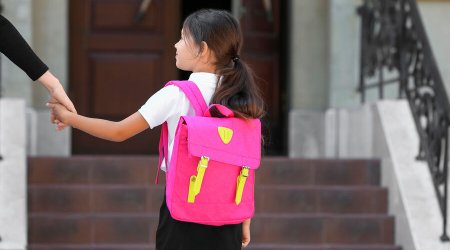 Bakıda 12 yaşlı qız İTKİN DÜŞDÜ