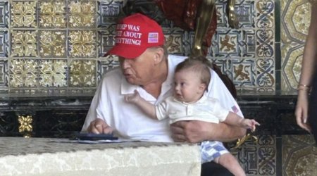 Tramp nəvəsi ilə - FOTO