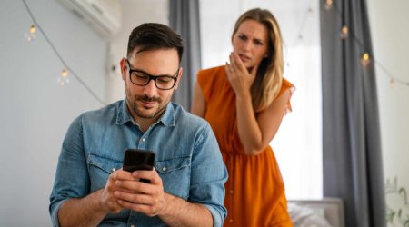 Kişilərin yad qadınların şəklini bəyənməsi boşanma üçün ƏSAS SAYILACAQ?