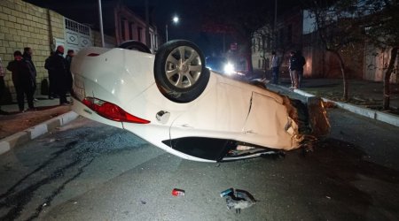 Gəncədə maşın aşdı - FOTO
