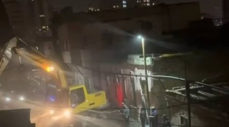 "Nizami" stansiyasının yuxarı küçələrində söküntü işlərinə başlanıldı - VİDEO