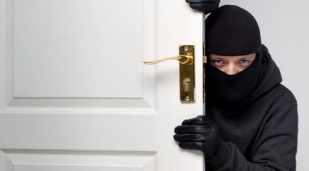 Keçmiş prezidentin mənzili qarət edildi