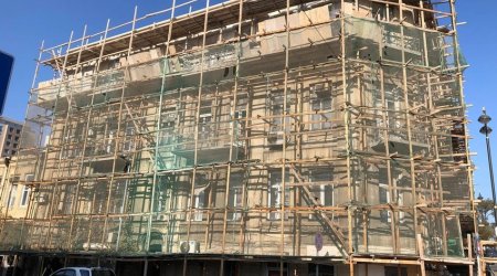 Bakıda memarlıq abidəsi təmir-bərpa işləri zamanı zədələnib - FOTO