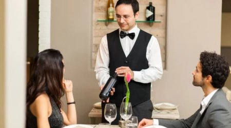 Restoranların müştəridən “servis haqqı” tələb etməsi QANUNSUZDUR?