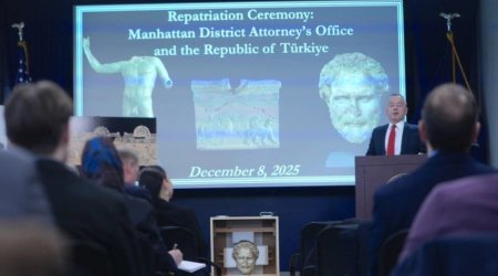 ABŞ Türkiyədən qaçaq yolu ilə çıxarılan 41 tarixi artefaktı geri qaytardı - FOTO