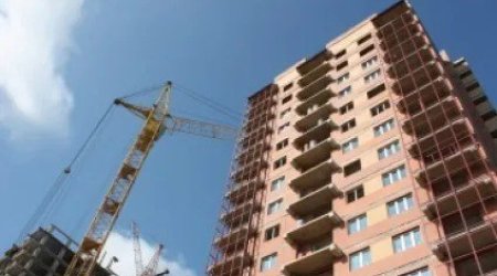 Bakıda usta tikintidən yıxılaraq öldü