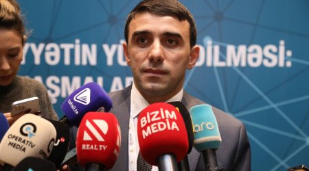 “Əvvəlki dövrlərdə zəif olan məktəblərdə müəyyən irəliləyiş var” – Elnur Əliyev
