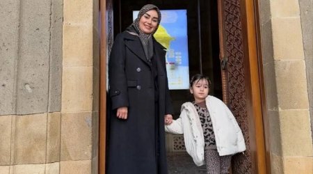 63 yaşlı nazirin 30 yaşlı xanımı Bakıda – FOTO