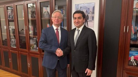 Hikmət Hacıyev Mixail Qaluzinlə regional məsələləri müzakirə etdi - FOTO