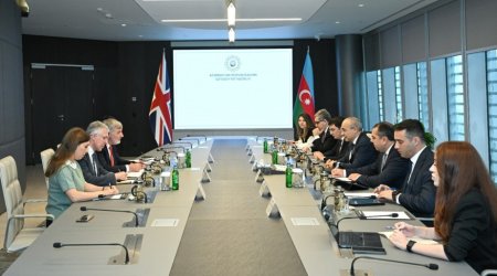 Britaniya ilə investisiya və ticarət üzrə işbirliyinin möhkəmləndirilməsi müzakirə olundu