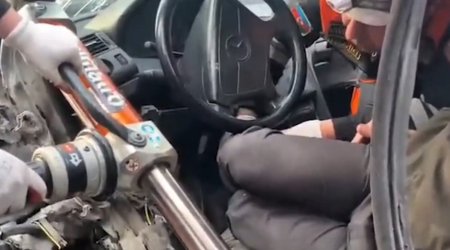 Türkanda ağır QƏZA: Sürücü sıxılı vəziyyətdə qaldı – VİDEO