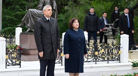 Rəsmilər Fəxri Xiyabanda – FOTO