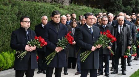 MEDİA-nın kollektivi Heydər Əliyevin məzarını ziyarət etdi – FOTO/VİDEO