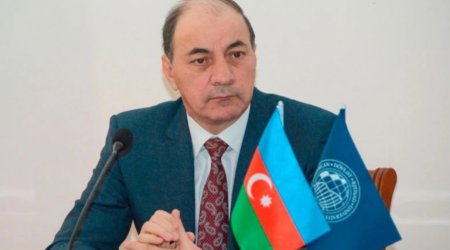 Əvəz Ələkbərov: "Ramiz Mehdiyev iki nazirdən çəkinirdi"