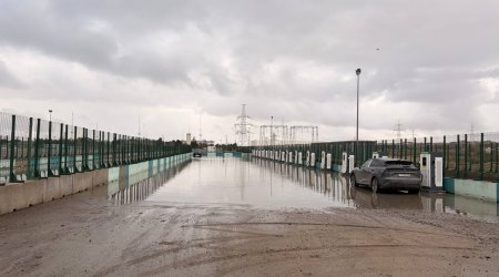 Bu ərazidə elektrodoldurma məntəqəsi hələ də su altındadır