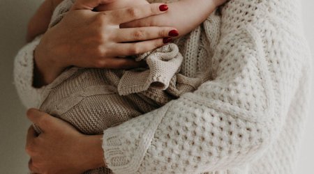 33 yaşlı qadın 18 yaşlı oğlandan uşaq DOĞDU - Efirdə QALMAQAL - VİDEO