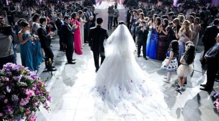 Bakıda toyda ŞOK YAŞANDI: Bəylə gəlin boks əlcəkləri taxaraq... - VİDEO