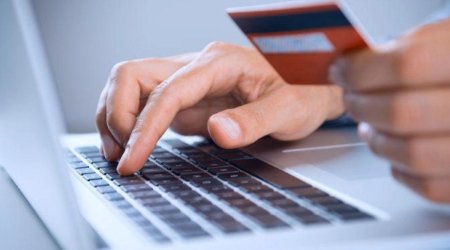 Sosial şəbəkələrdə saxta iş elanları paylaşaraq dələduzluq edən şəxs tutuldu &ndash; FOTO/VİDEO