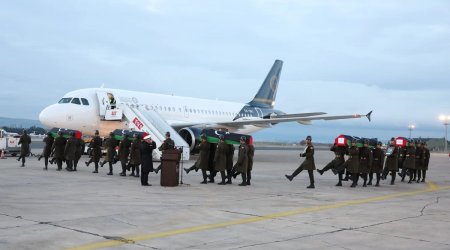 Türkiyədə təyyarə qəzasında həlak olan generalların nəşi Liviyaya yola salınıb - FOTO