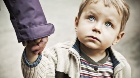 Valideyn himayəsindən məhrum uşaqların TALEYİ - Əcnəbilərə, yoxsa azərbaycanlı ailələrə?