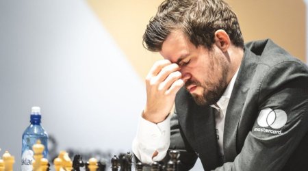 Maqnus Karlsen rəqibini QORXUTDU