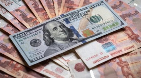 Rubldan REKORD göstərici - Dollara nisbətdə ən çox bahalaşan valyuta olub