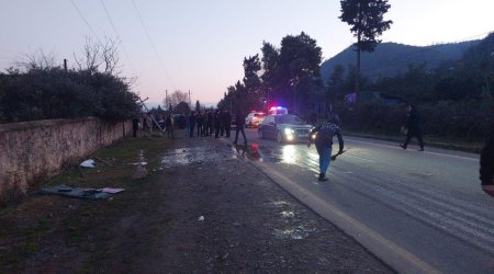 Astarada mikroavtobus AŞDI: Ölənlər var &ndash; FOTO/YENİLƏNİB