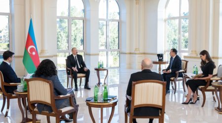 İlham Əliyev: “Naxçıvanı Türkiyə ilə də birləşdirə biləcək dəmir yolu mütləq olmalıdır” - VİDEO
